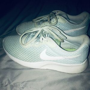 Light Blue size 6 woman’s